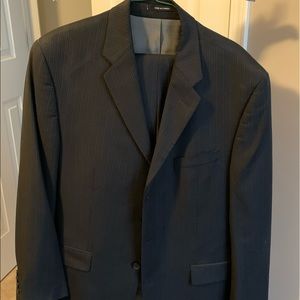 Men’s 2 piece suit 42 Chest 32 waist